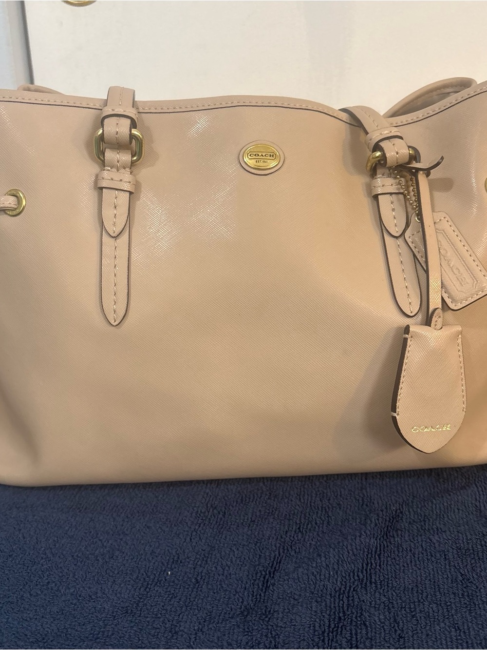 Coach Peyton Drawstring Carryall Sand/beige leather tote Creed: A1457-F29362